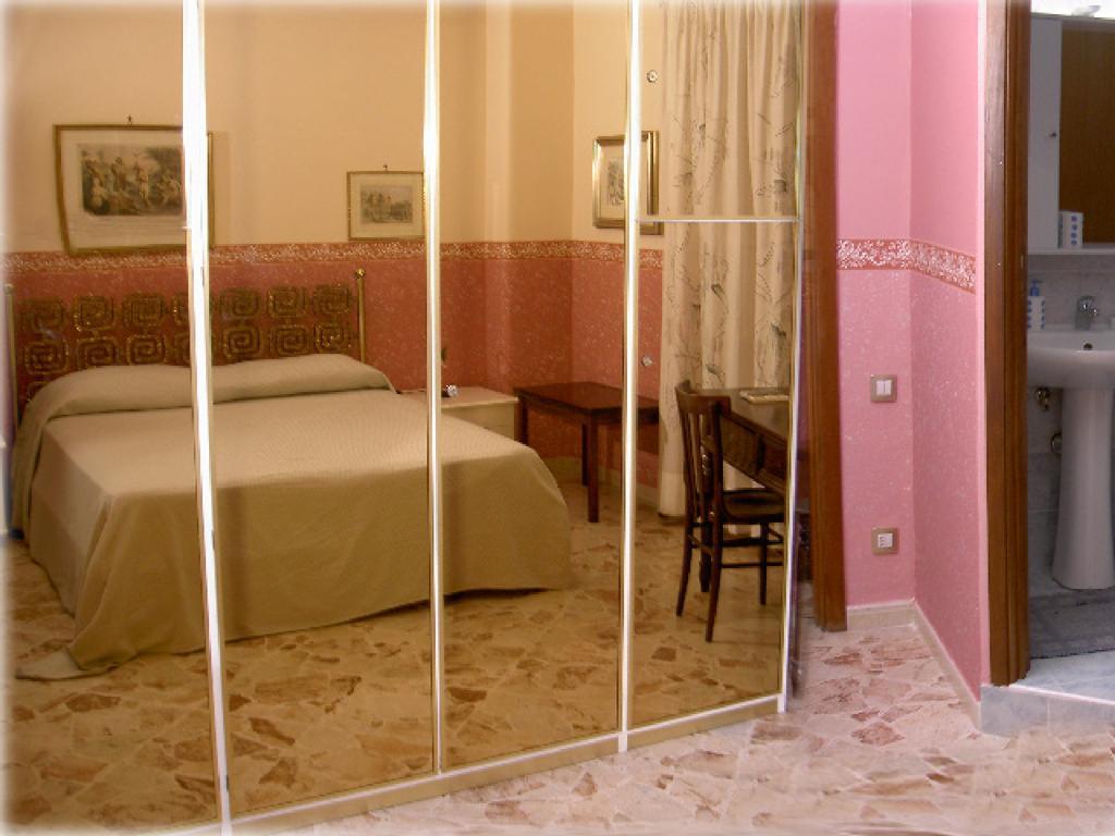 Casa Tina Maugeri Bed & Breakfast Catania Room photo